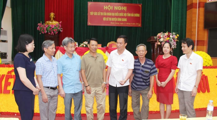 Đoàn Đại biểu Quốc hội tỉnh Hải Dương tiếp xúc cử tri